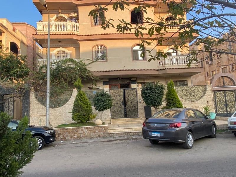 Luxury Villa – First Floor & Basement for Sale - photo 1