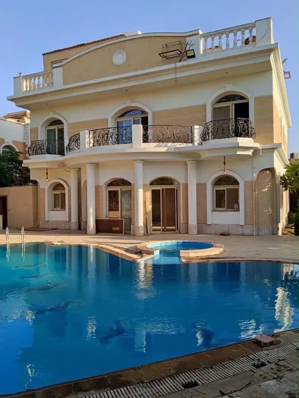 Luxury Palace for Sale in Moon Land Compound, Sheikh Zayed - photo 1